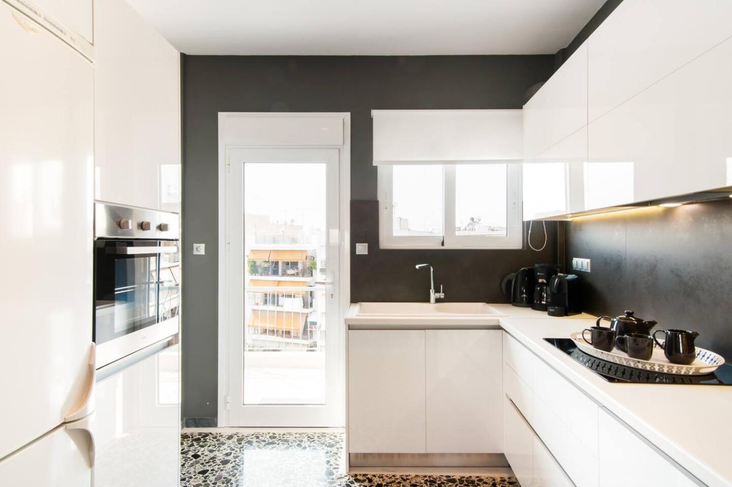 Ma Maison Nο 1, Penthouse, Acropolis And Lycabettus View, Ultra High Speed Internet 300 Mbps, 15' To Acropolis By Metro, 1' From Metro Station Atenas Exterior foto