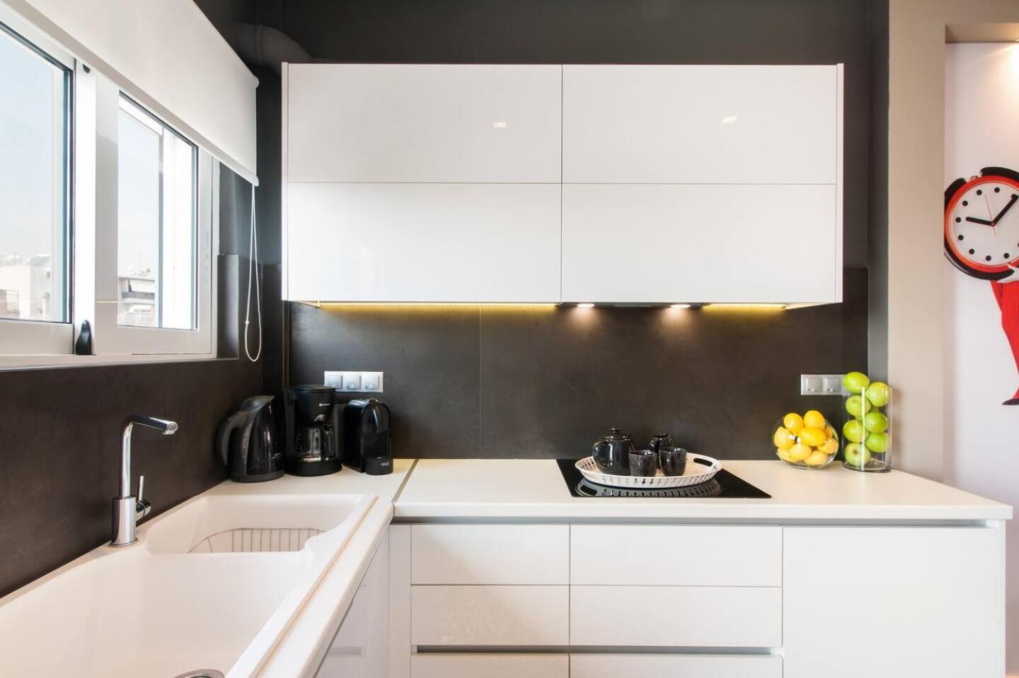 Ma Maison Nο 1, Penthouse, Acropolis And Lycabettus View, Ultra High Speed Internet 300 Mbps, 15' To Acropolis By Metro, 1' From Metro Station Atenas Exterior foto